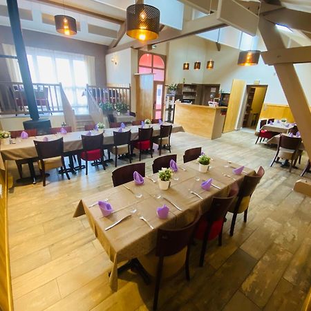 Les Pierres Roses Bed & Breakfast Coise Bagian luar foto